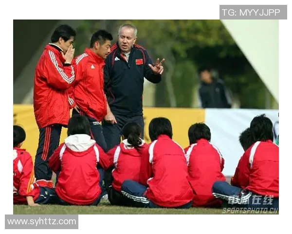 中国U16女足迎战老挝队全力争胜展现青春风采